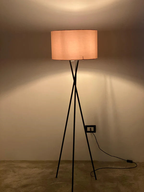 Iron floor lamp with White linen